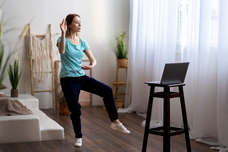 10 Easy Office Workouts to Help You Burn Calories at Your Desk