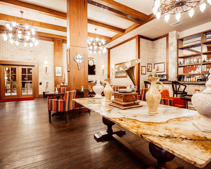 A Glamorous Revival: Inside Francesco and Bee Carrozzini’s Hollywood Regency Home