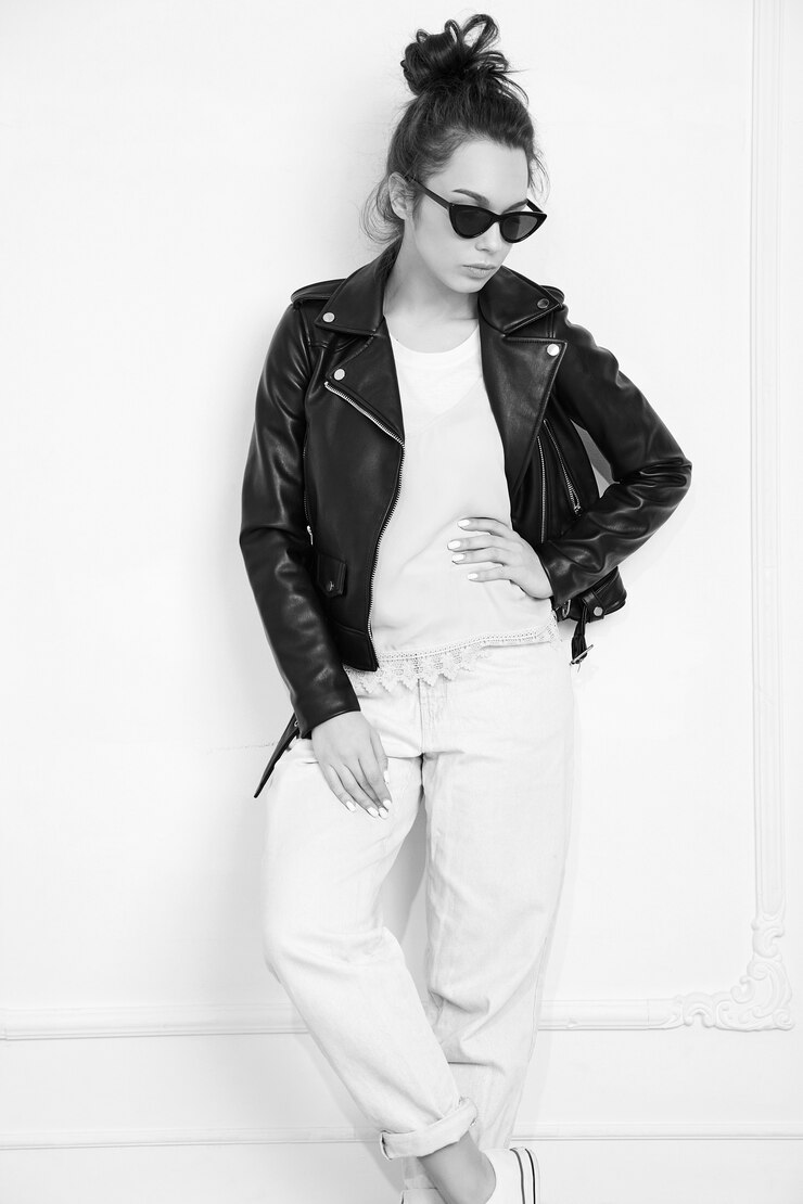 Aaron Pierre Rocks a Sleek Paul Smith Jacket on The Jennifer Hudson Show