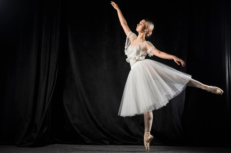 Christian Siriano Celebrates 15 Years at NYFW with Bold Ballet-Inspired Fashion