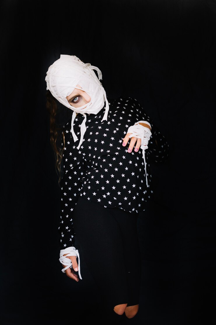 Doja Cat Turns Heads in Saran Wrap Look Alongside VETEMENTS’ Guram Gvasalia