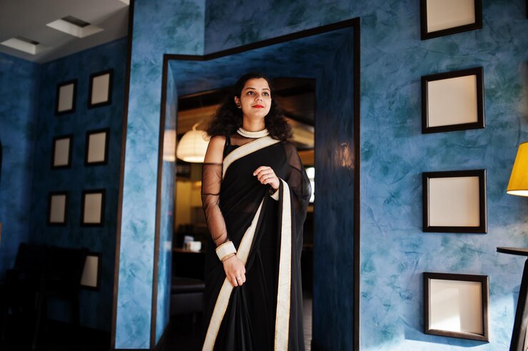 Envysaje Atelier Redefines Style at the Bomb Fashion Show