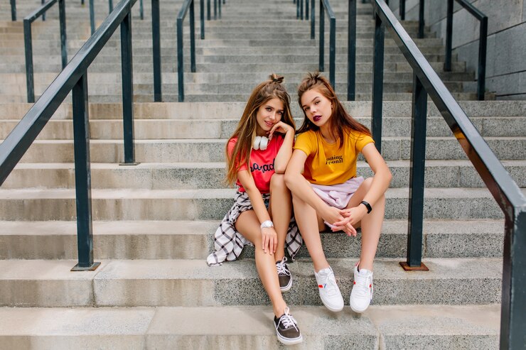 Who’s the Ultimate Tween/Teen Style Icon of the Year? Cast Your Vote Now!